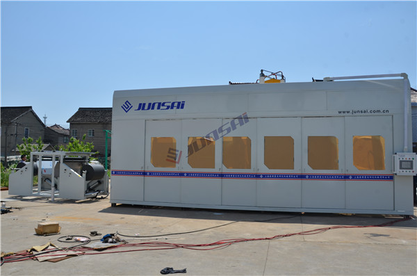 想看吸塑裁切一體機(jī)？來(lái)駿精賽雅式展！