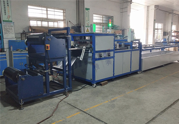 地?zé)崮と詣?dòng)<a href=http://m.mblpos.com/ target=_blank class=infotextkey>熱合機(jī)</a>